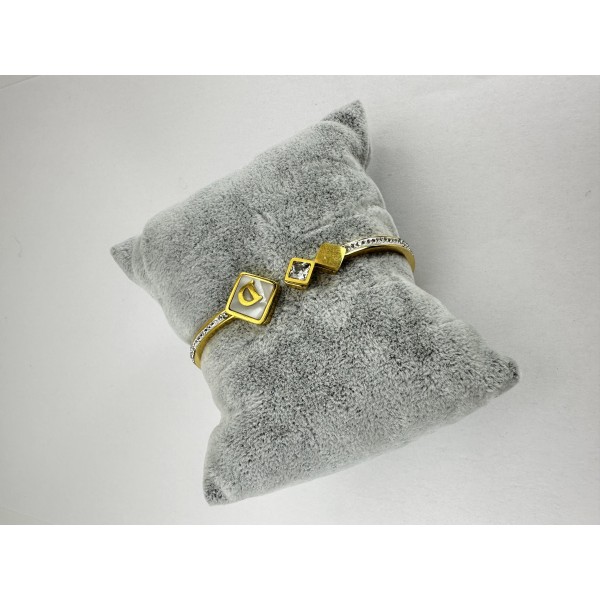 Gold Harfli Taşlı Bileklik